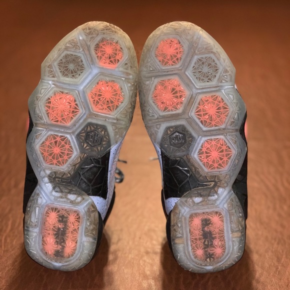 Lebrons sz 5Y BOUGHT ☺️ - Picture 4 of 5